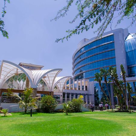 The Boma Nairobi Hotel Buitenkant foto University Campus