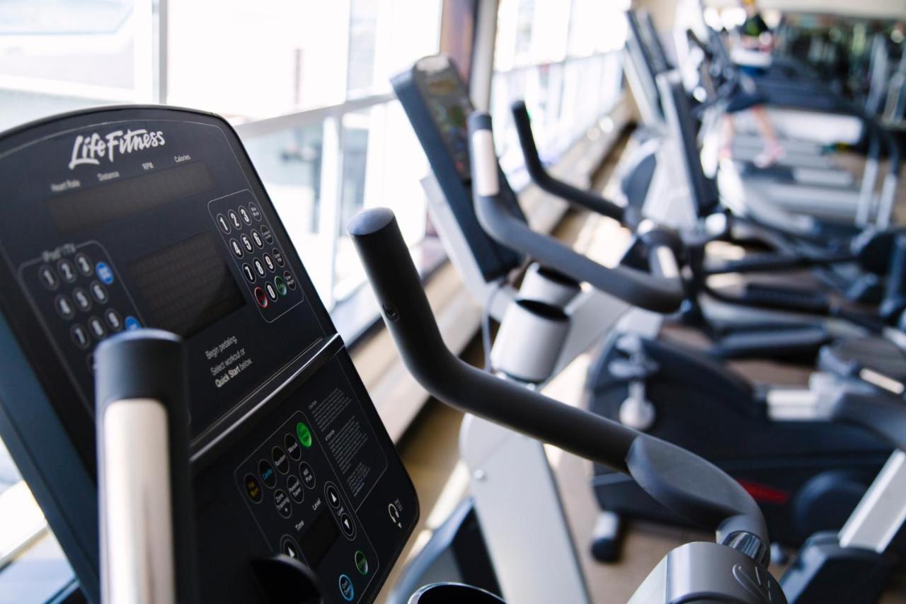 The Boma Nairobi Hotel Buitenkant foto Life Fitness 95c Recumbent Bike