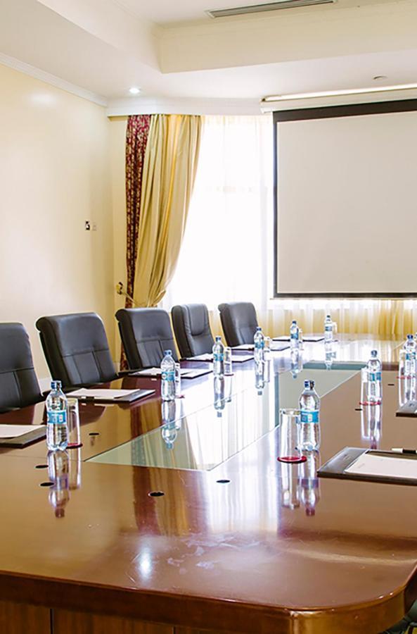 The Boma Nairobi Hotel Buitenkant foto Meeting room