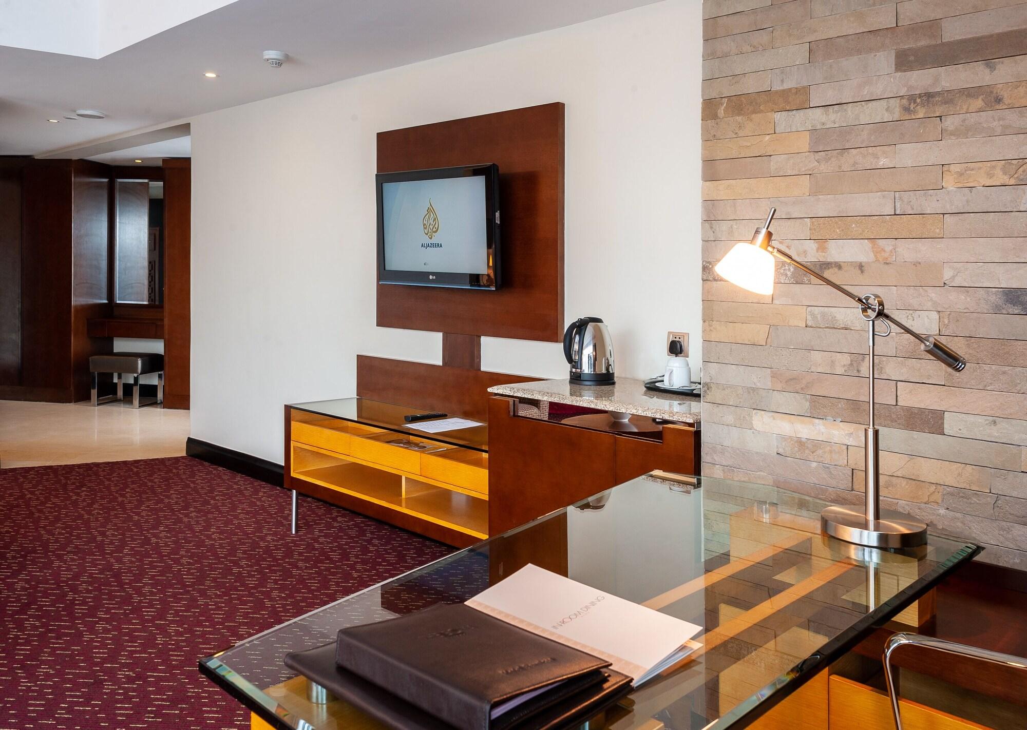 The Boma Nairobi Hotel Buitenkant foto Suite