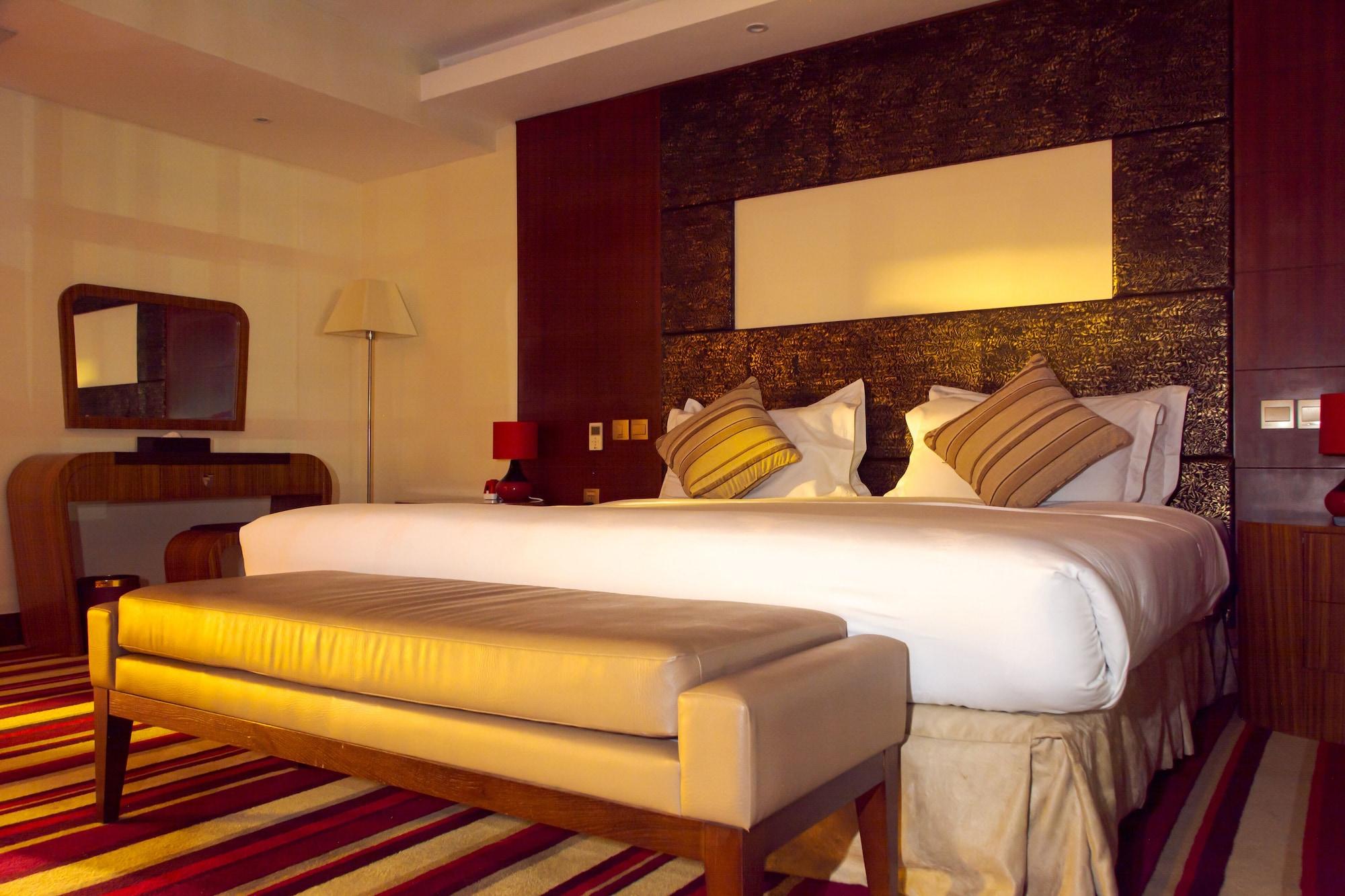 The Boma Nairobi Hotel Buitenkant foto A bedroom at the Taj Bengal