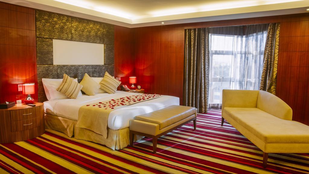 The Boma Nairobi Hotel Buitenkant foto A suite at the hotel