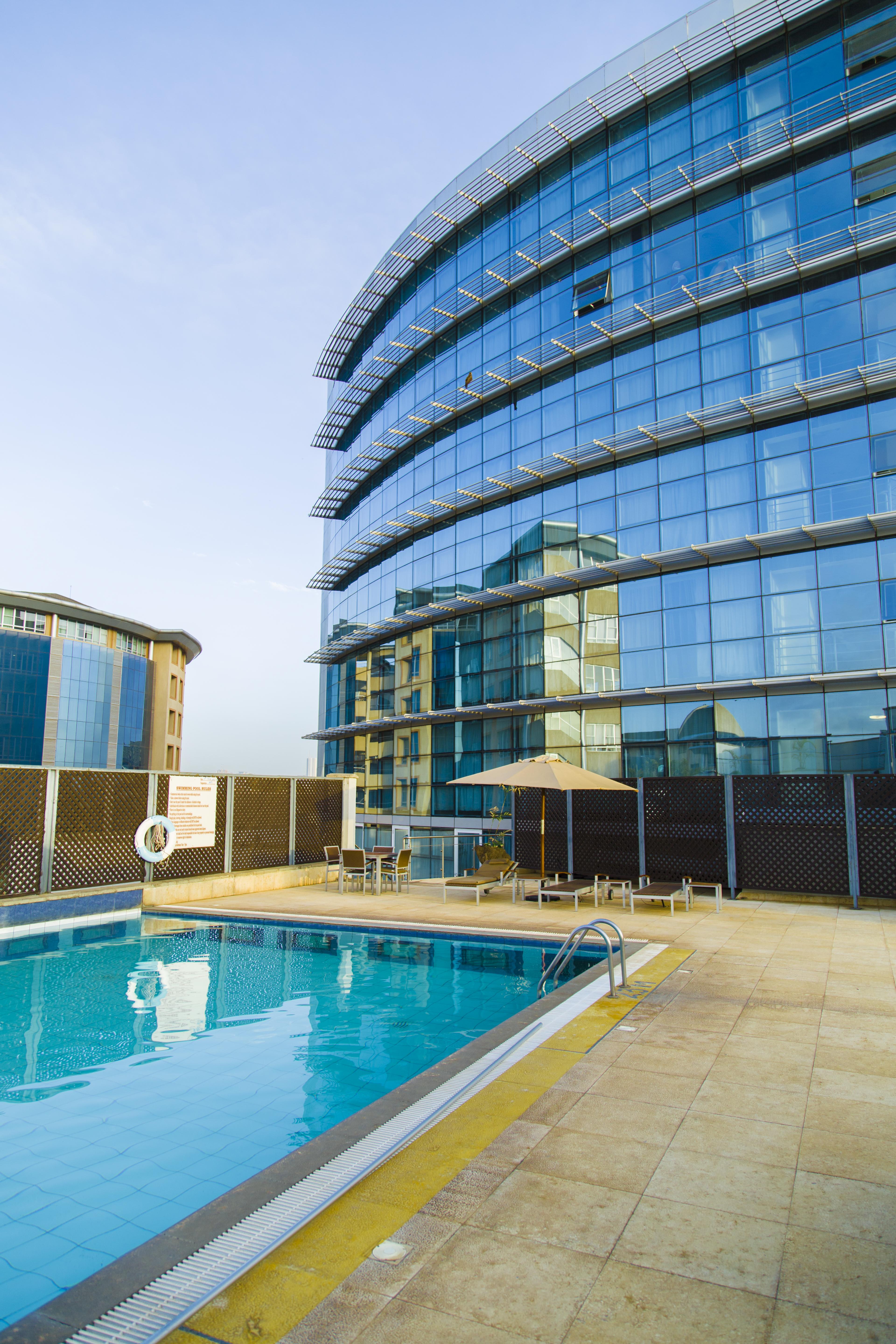 The Boma Nairobi Hotel Buitenkant foto The swimming pool at the hotel