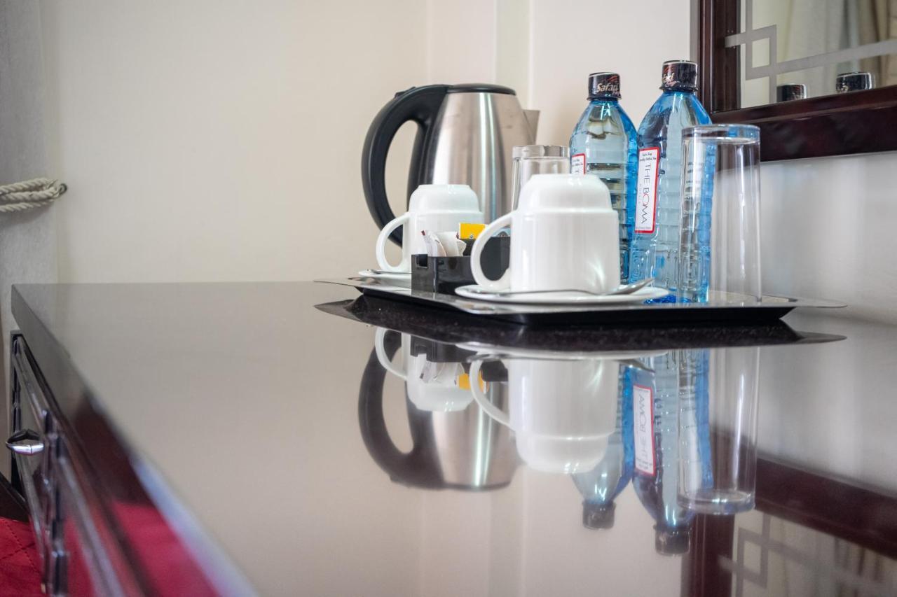 The Boma Nairobi Hotel Buitenkant foto Bottled water in a hotel room
