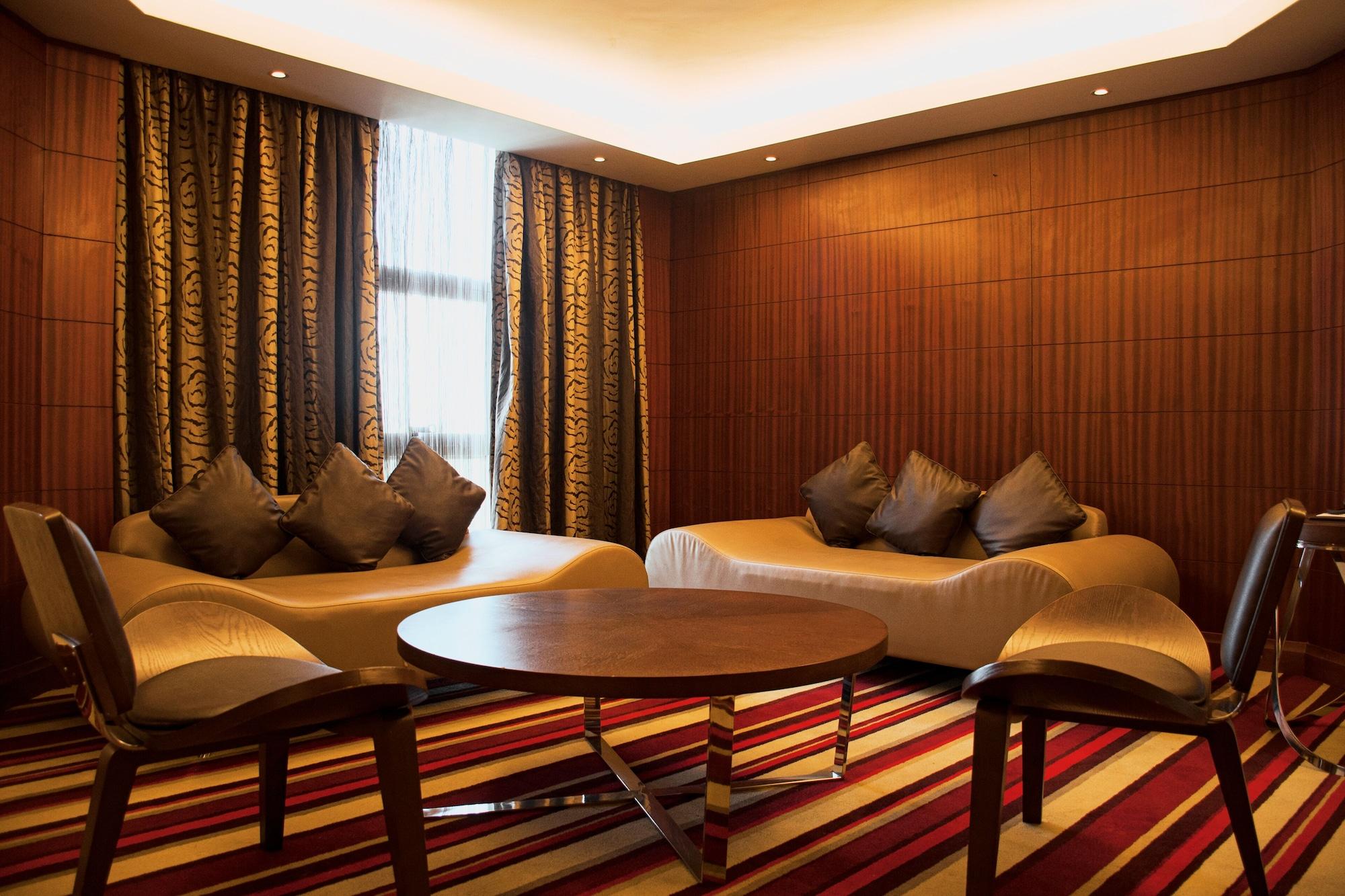 The Boma Nairobi Hotel Buitenkant foto A suite at the hotel